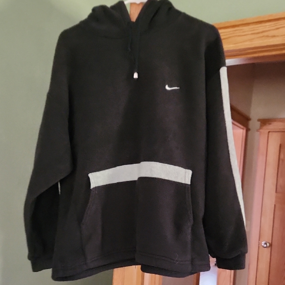 Nike Men's Hoodie in Black with Gray Details